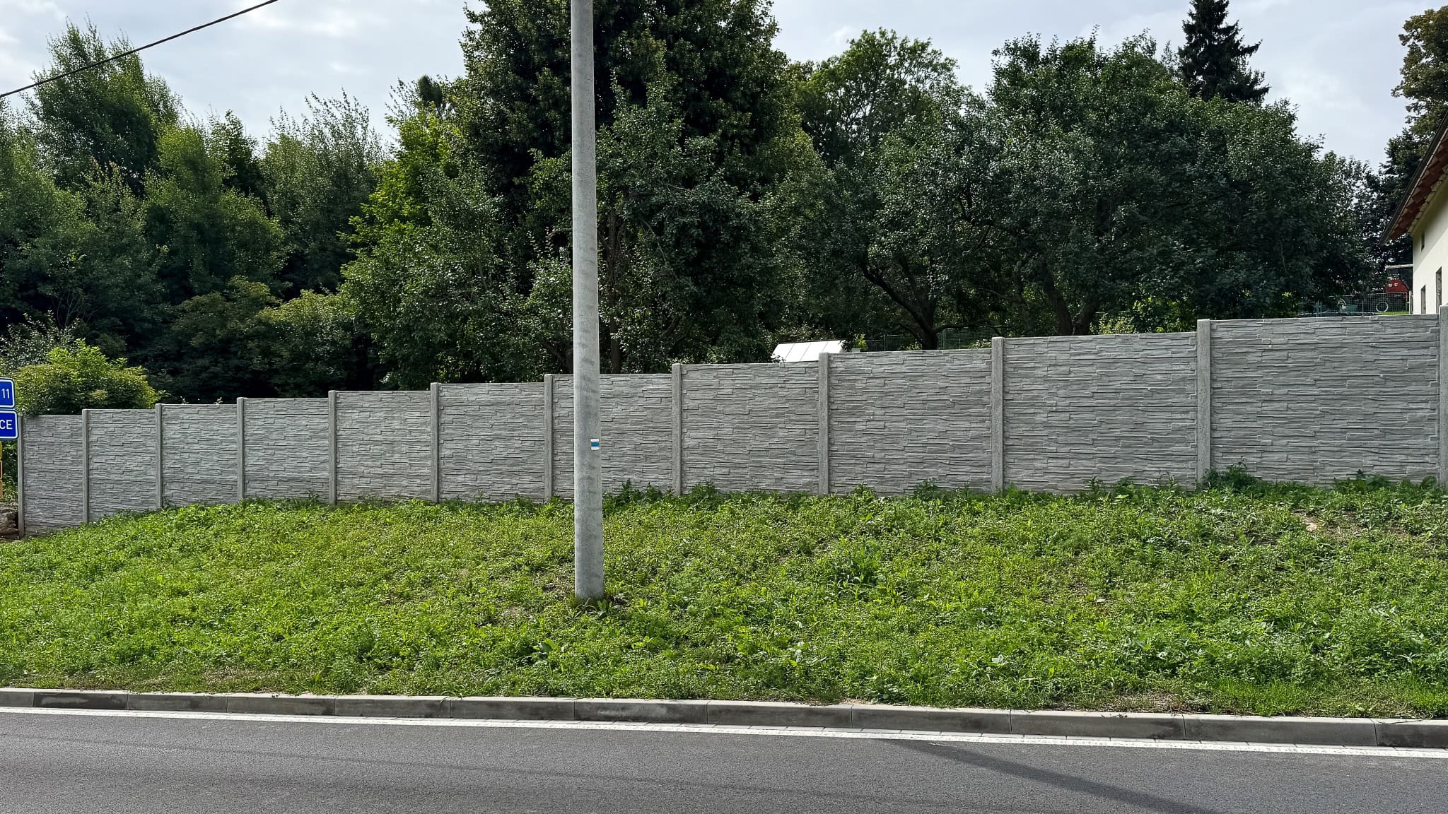 Fotografie – Plot proti prachu od silnice – Ploty Dobrý