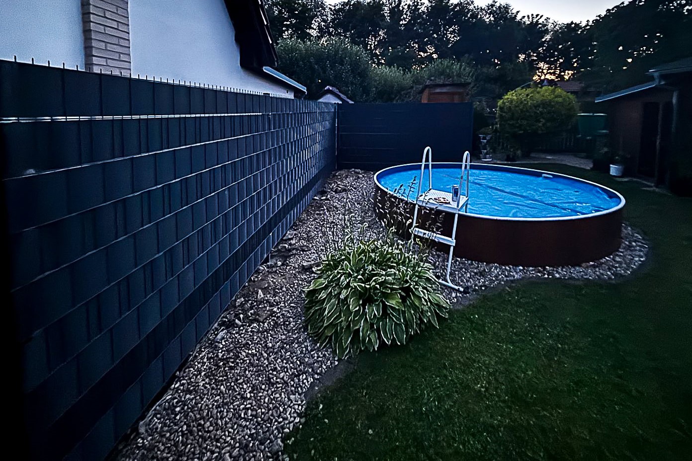 Fotografie – Soukromí u bazénu – Ploty Dobrý