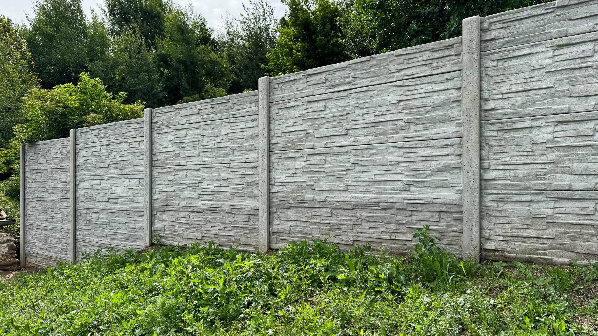 Plot z betonových desek – Ploty Dobrý