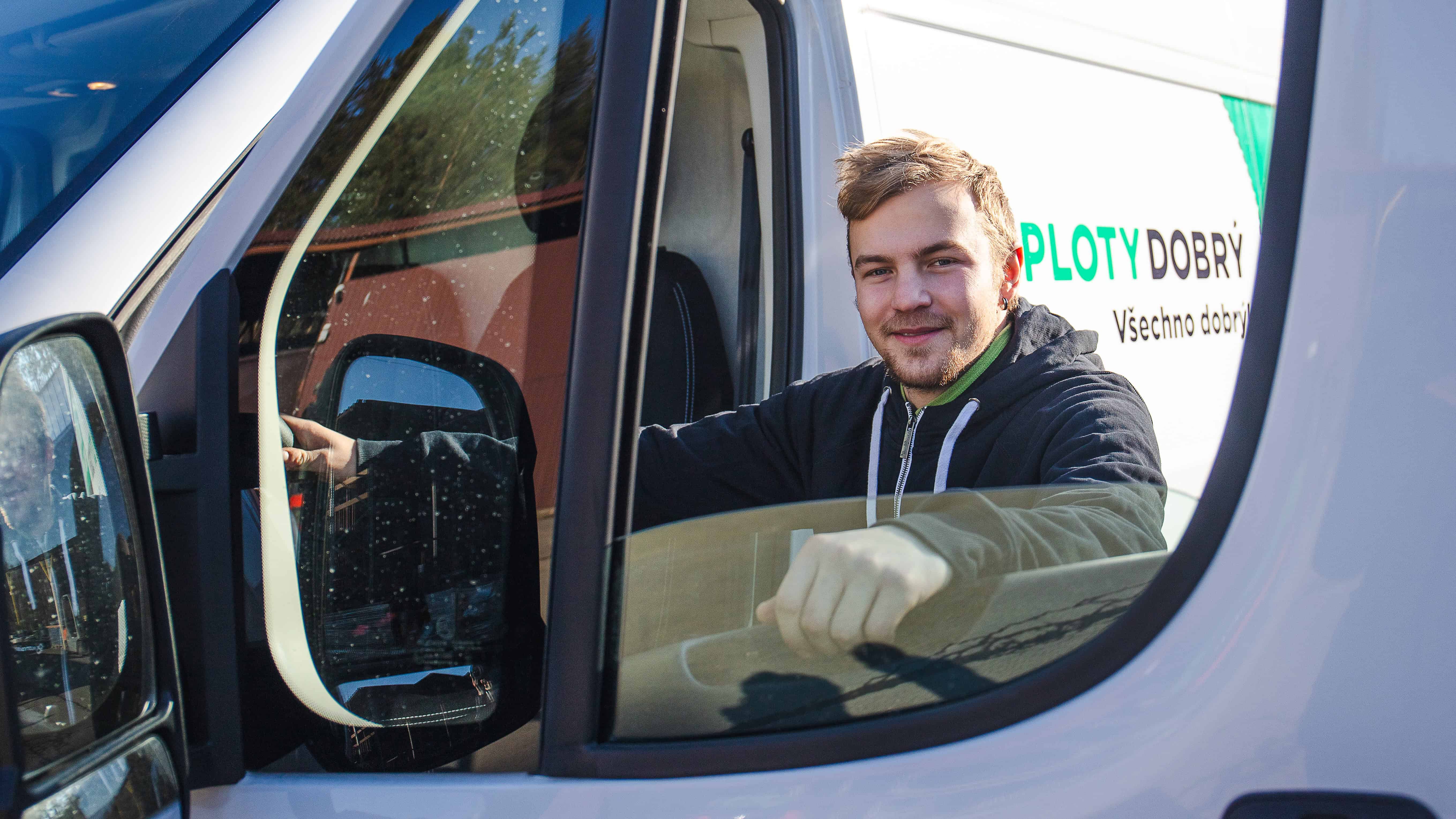 Fotografie – Doprava materiálu pro stavbu plotu – Ploty Dobrý