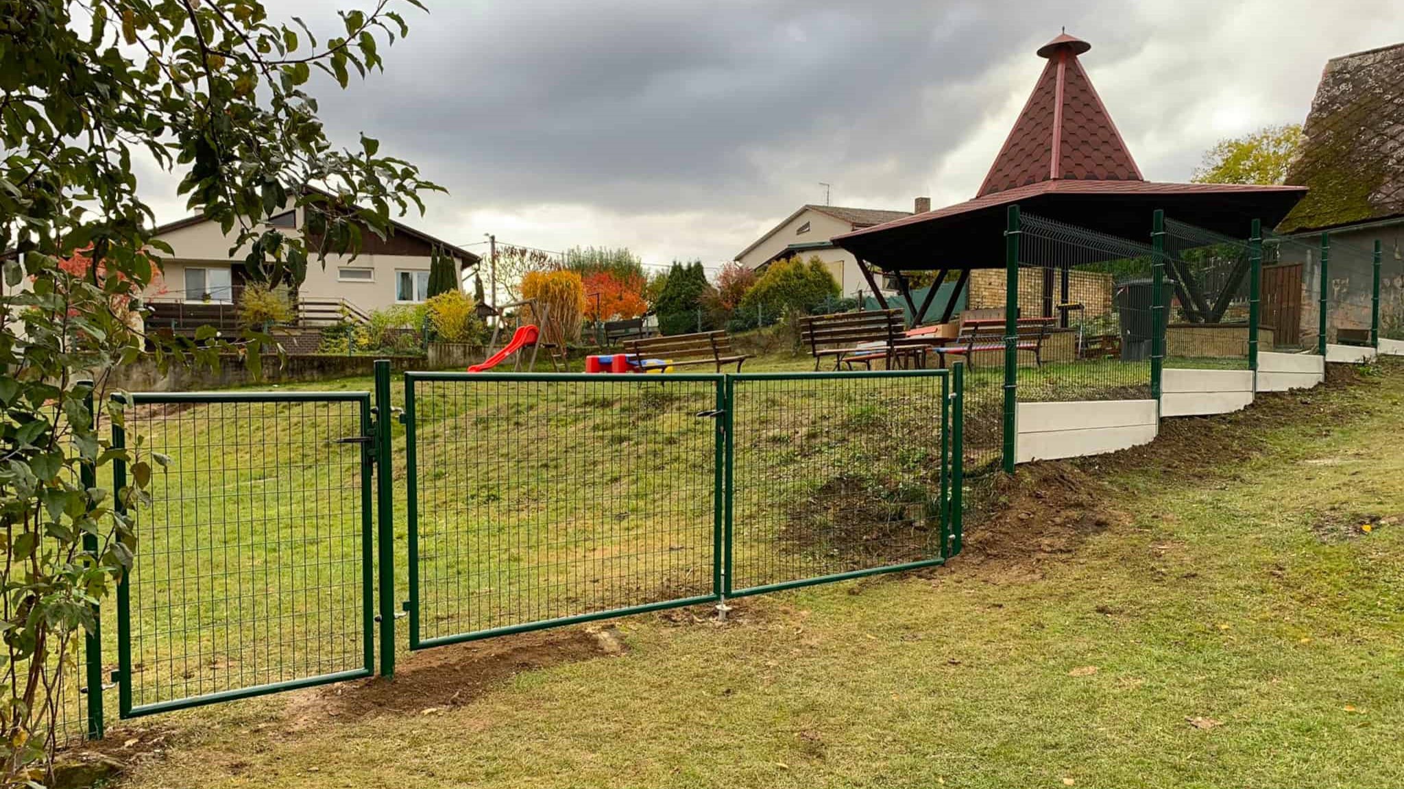 Plot u mateřské školy MŠ – Ploty Dobrý