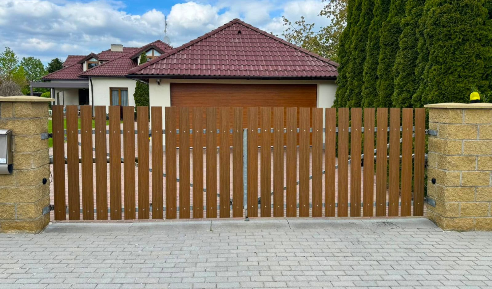 Kovo Hyrát – ukázka realizace