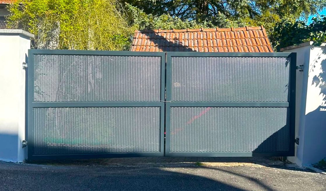 Kovo Hyrát – ukázka realizace