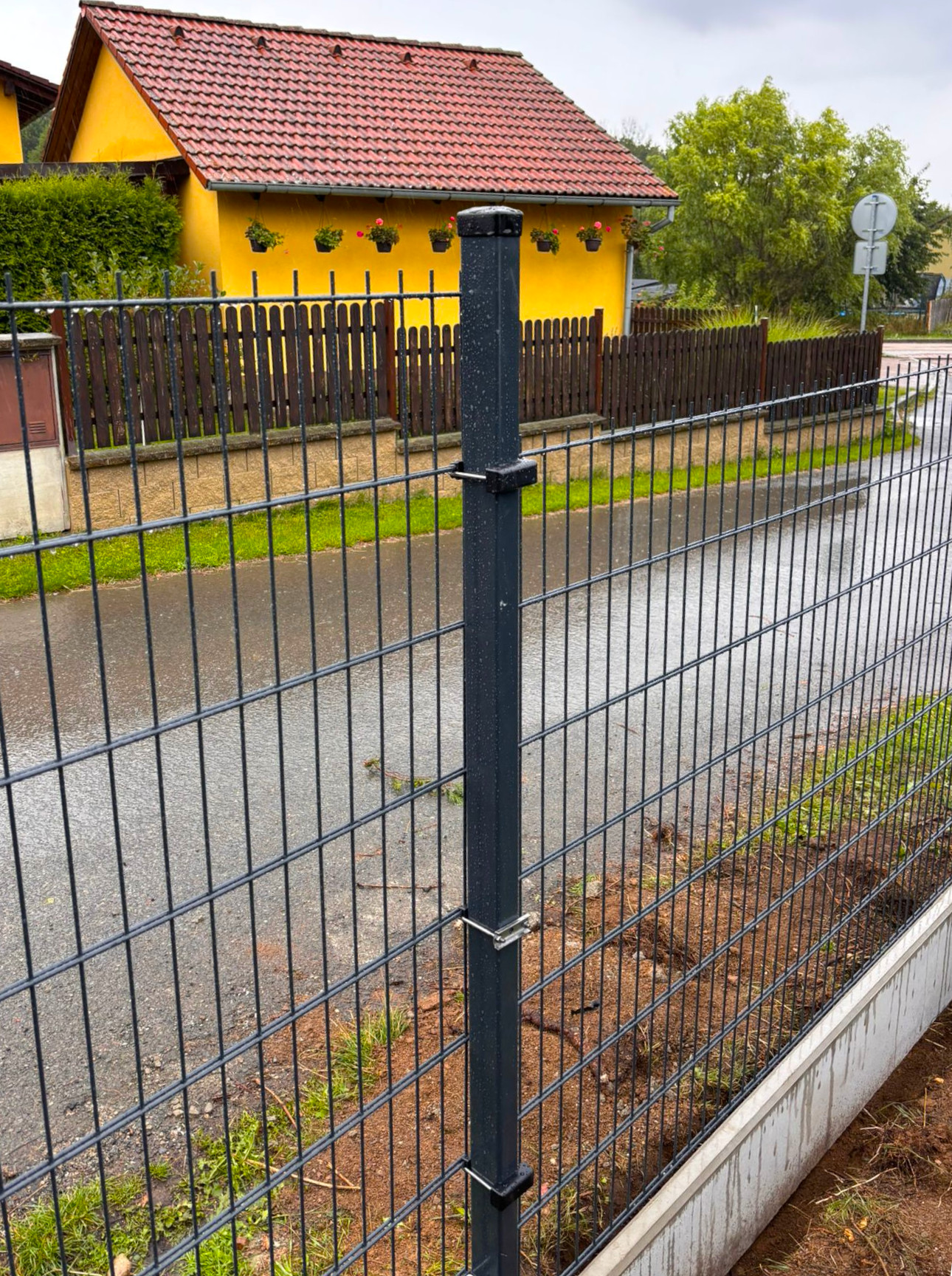 ef9cd0c7-6ce4-4344-8ec2-1a964653295a