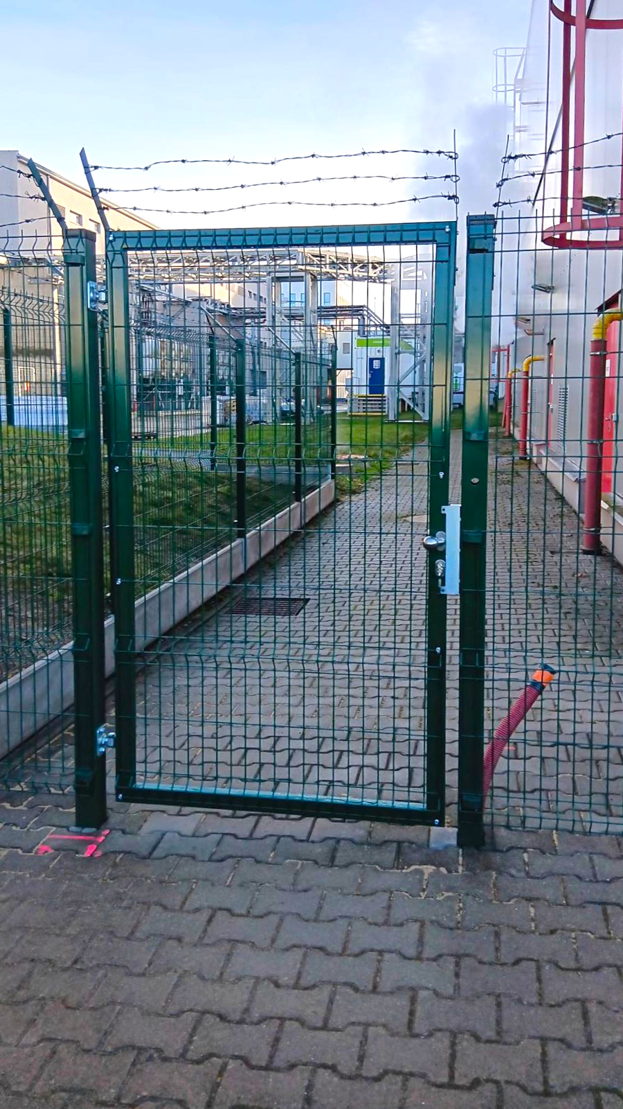 f28b88b5-cd04-4852-aae7-1d514947471c