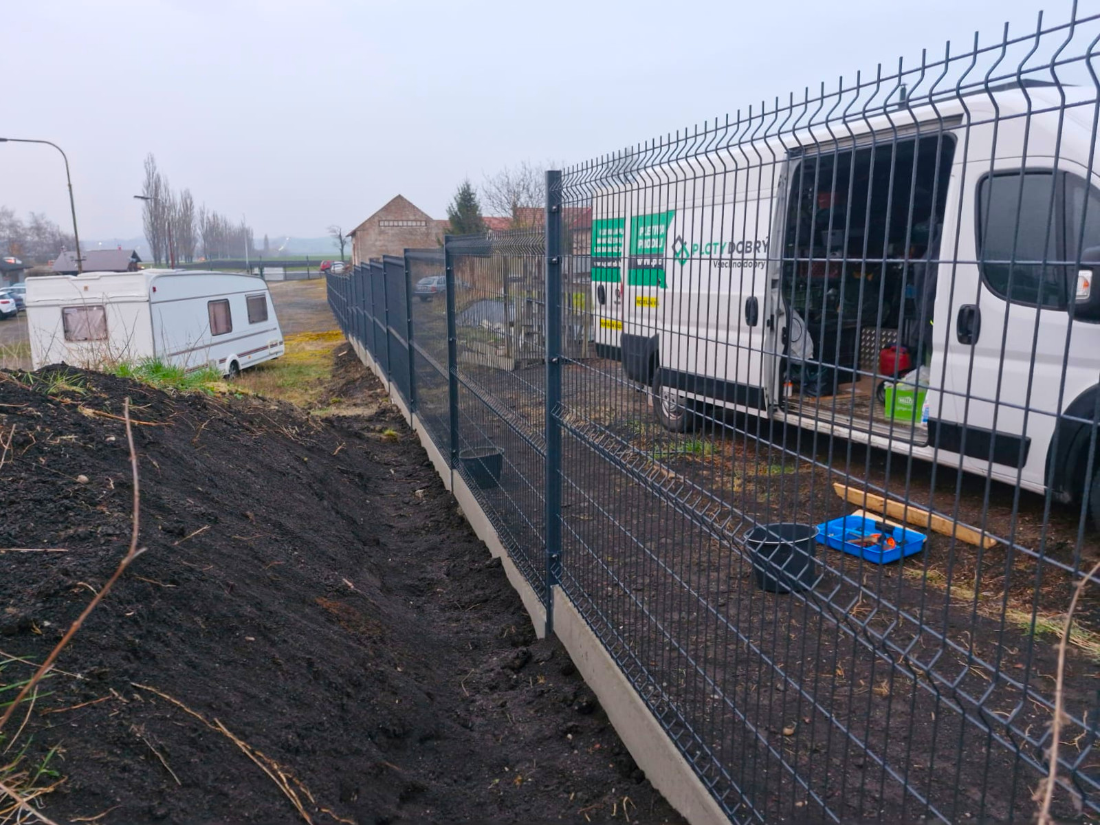 f09318d6-1745-4a30-8327-3b0e472c0860