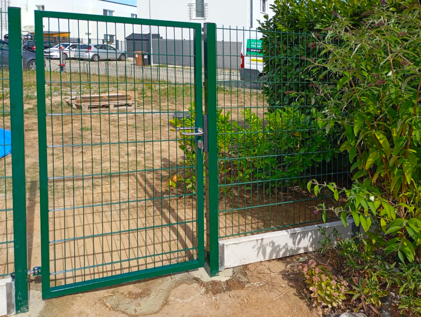 6b34834d-ad8b-4e06-9295-fc359e1a4a96