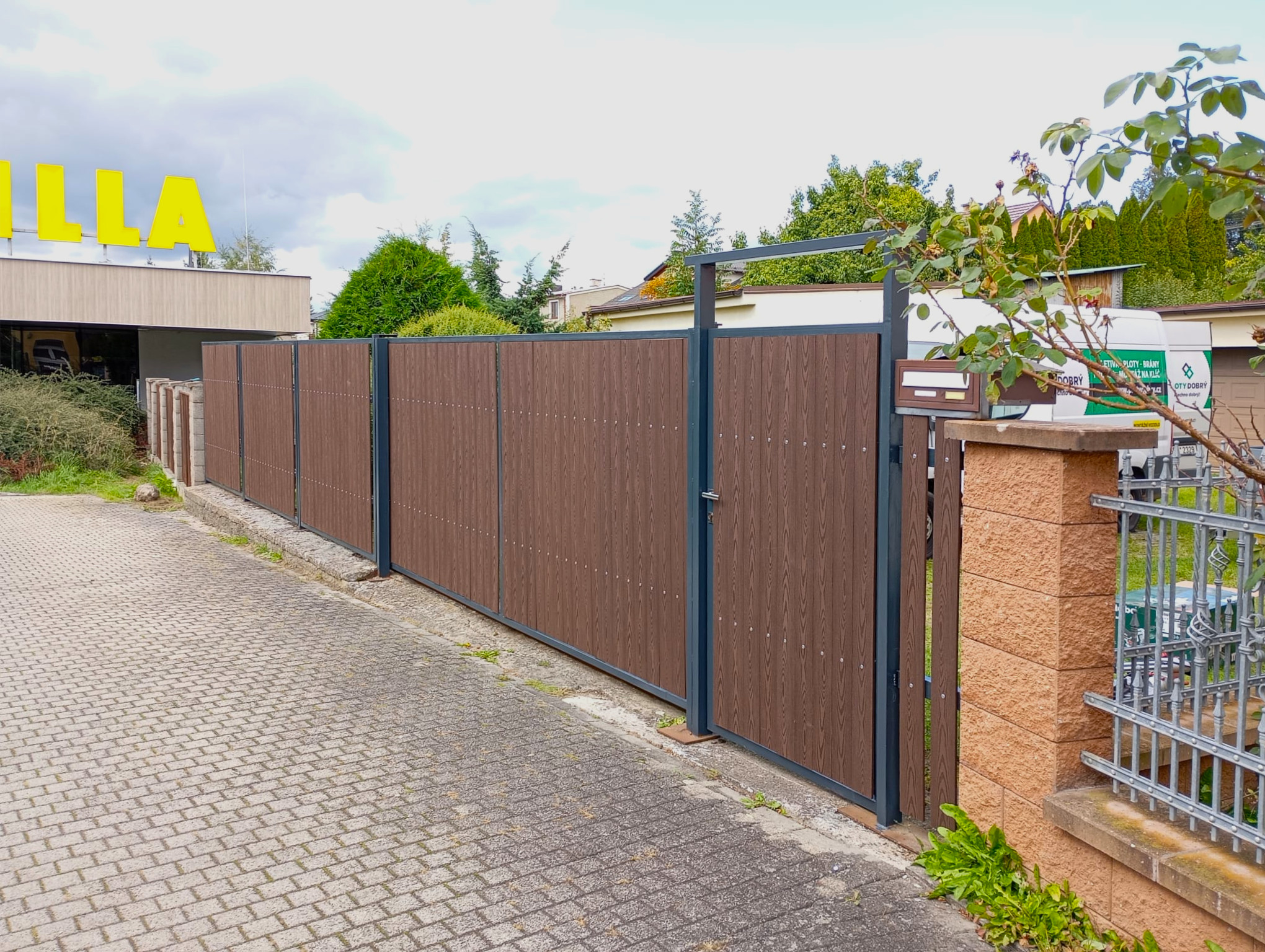 28e29aa5-c102-400c-890b-30ec815ebd78