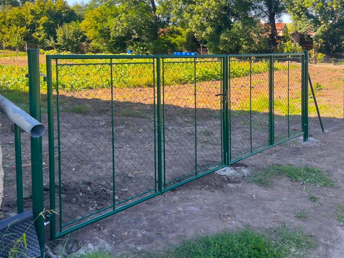 127b2490-6c50-45b4-95ac-f15539450b46