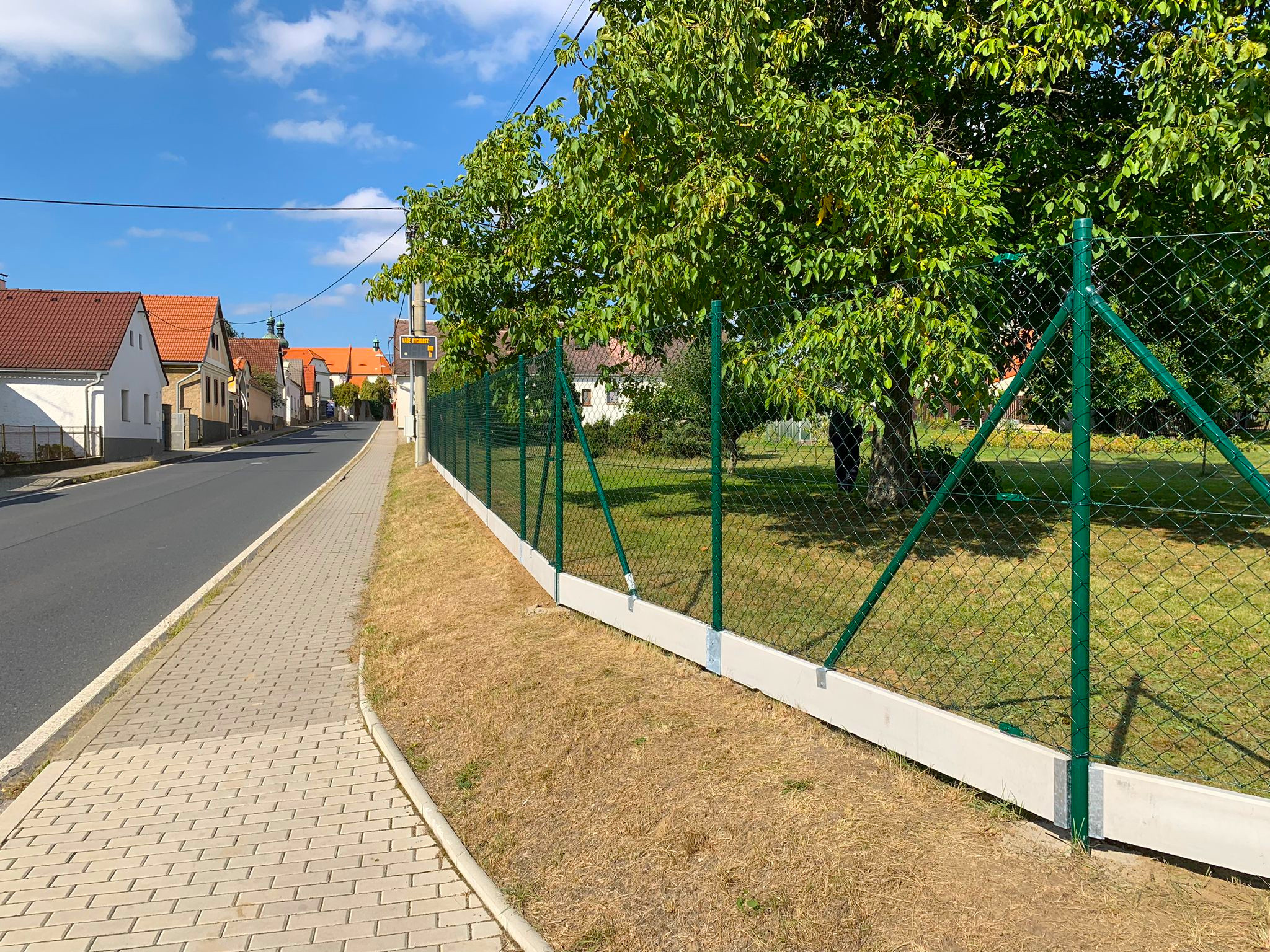 f2e80d58-6867-41e8-b26b-9208abc5dd3e