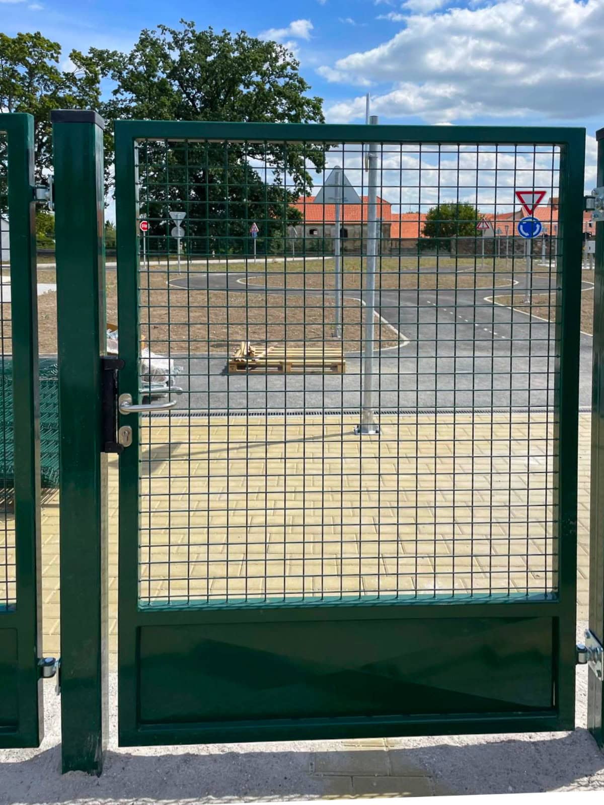 299b424e-9ff7-4030-95a2-ee8b30a15bac