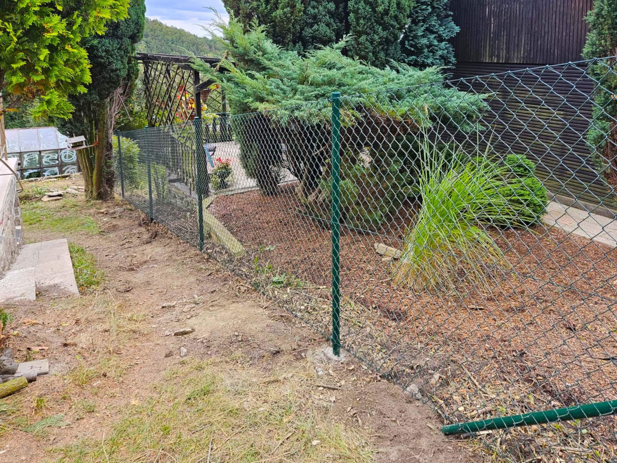 b9777c95-8f8f-401e-b8d5-0d5db782662b