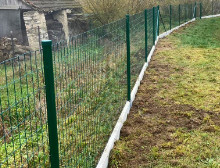 Montáž svařovaného pletiva Middle (Europlast) – České Budějovice Montáž svařovaného pletiva Middle (Europlast) – České Budějovice