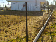 Montáž svařovaného pletiva Antracit – České Budějovice Montáž svařovaného pletiva Antracit – České Budějovice