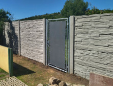 Montáž betonového plotu a branky – Šťáhlavy Montáž betonového plotu a branky – Šťáhlavy