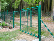 Montáž čtyřhranného pletiva a brány – České Budějovice Montáž čtyřhranného pletiva a brány – České Budějovice