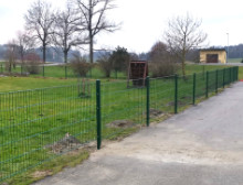 Montáž 2D poplastovaných zelených panelů – Volfířov Montáž 2D poplastovaných zelených panelů – Volfířov