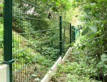 Montáž 2D zelených plotových panelů – Dolní Bělá Montáž 2D zelených plotových panelů – Dolní Bělá