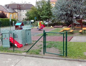 Montáž svařovaného pletiva Stavba plotu - Plzeň