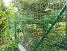 Montáž svařovaného zeleného pletiva Voliplast – Třemošná Montáž svařovaného zeleného pletiva Voliplast – Třemošná