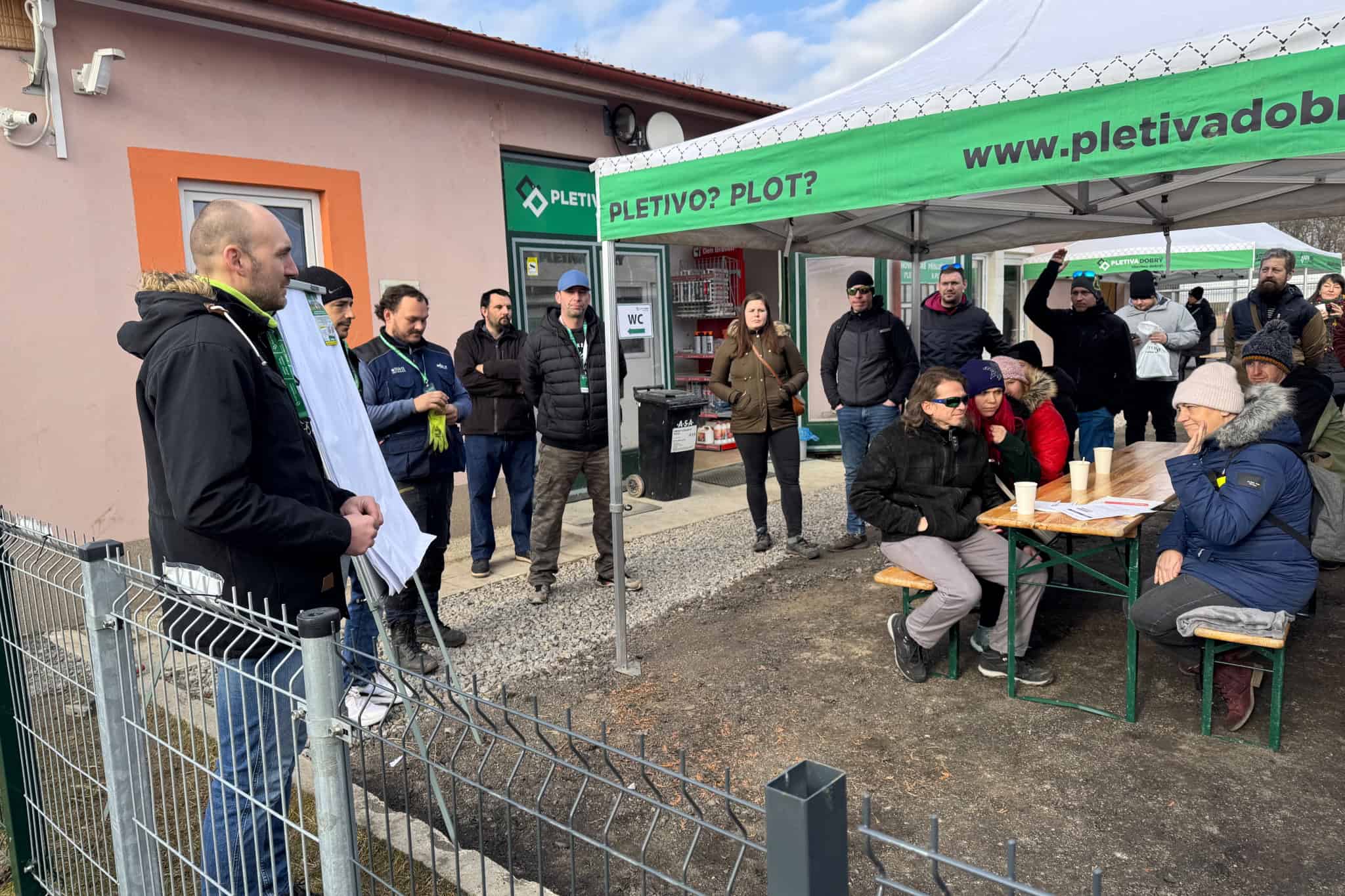 Fotografie z Ukázky stavby plotu – Pletiva Dobrý