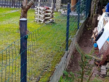 Realizace – svařované pletivo a původní sloupky | Domažlice
