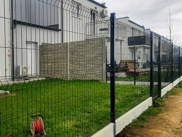 Realizace – 3D plotové panely a podhrabové desky | Vejprnice