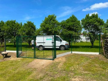 Realizace – 3D plotové panely a podhrabové desky | Boskovice