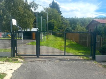 Realizace – 3D plotové panely a podhrabové desky | Sokolov