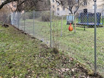 Realizace – čtyřhranné pletivo a ostnatý drát | Praha