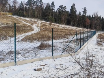 Realizace – čtyřhranné pletivo a podhrabové desky | Karlovy Vary