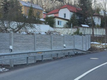 Realizace – betonový plot a 2D plotové panely | Dubí