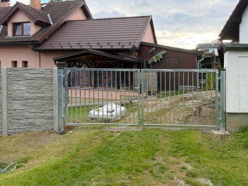 betonový plot   Beroun