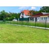 Realizace – čtyřhranné zelené pletivo a podhrabové desky | Svojetín