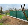 Realizace – čtyřhranné pletivo, stínící tkanina a betonový plot | Kroměříž