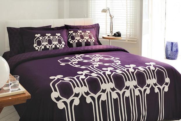Saténové povlečení Valeron Dabney Plum Velikost: 220x200 + 2x 70x80 cm