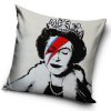 Dekoracni polstarek Banksy Queen Ziggy