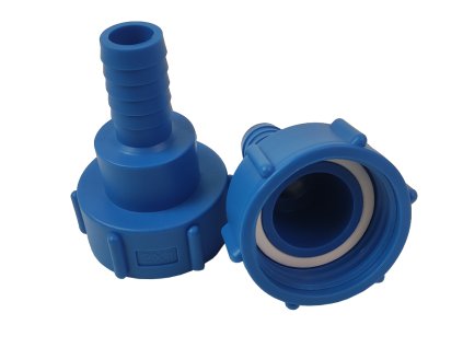 Adaptér k IBC S60x6 – plastová redukce s hadicovým nástavcem 1″.