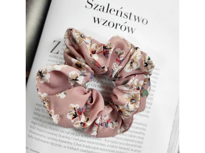 Vlasová gumka růžová s květy
