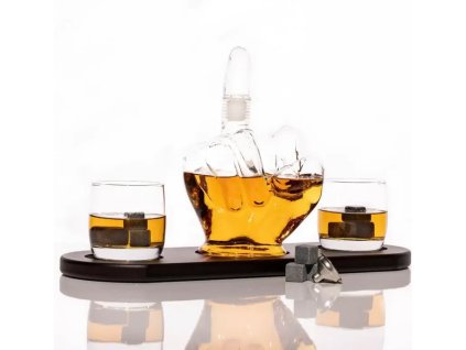 16574 4 karafa prostrednicek se sklenicemi 5