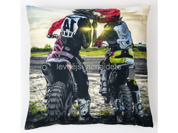 Povlak na polštářek s motivem 3D CROSS 45 x 45 cm