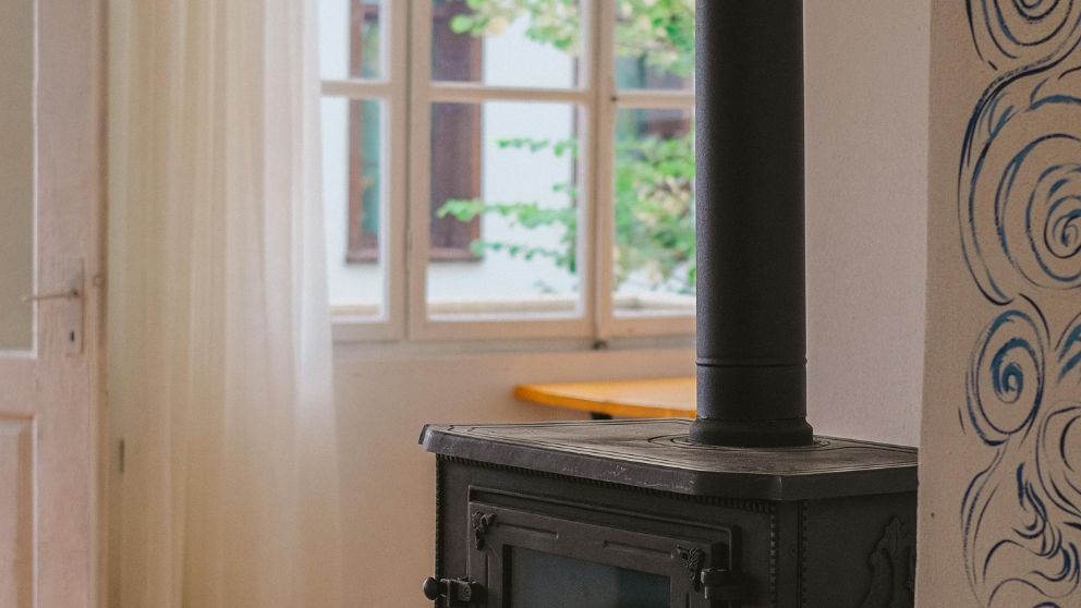 Proč je důležité čistit kouřovody pravidelně, nejen komín