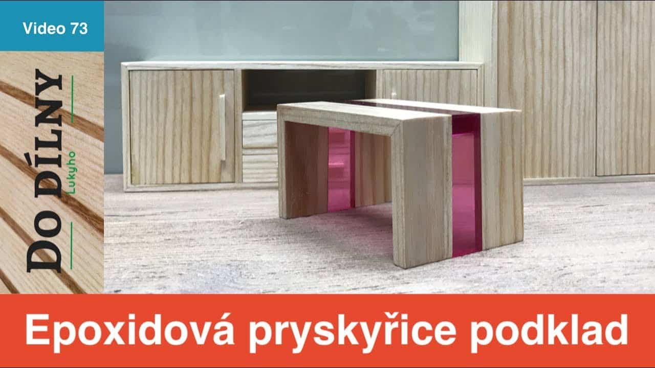 Stůl z epoxidové pryskyřice