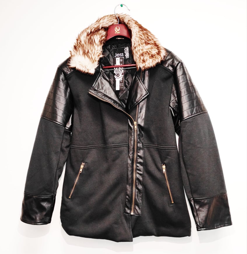 Jess Dámský teplý kabát s kožíškem Velikost: 14