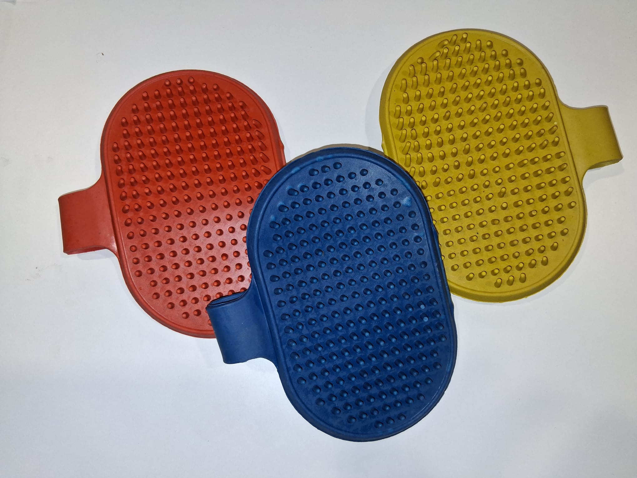 Vyčesávací kartáč na ruku pro psy