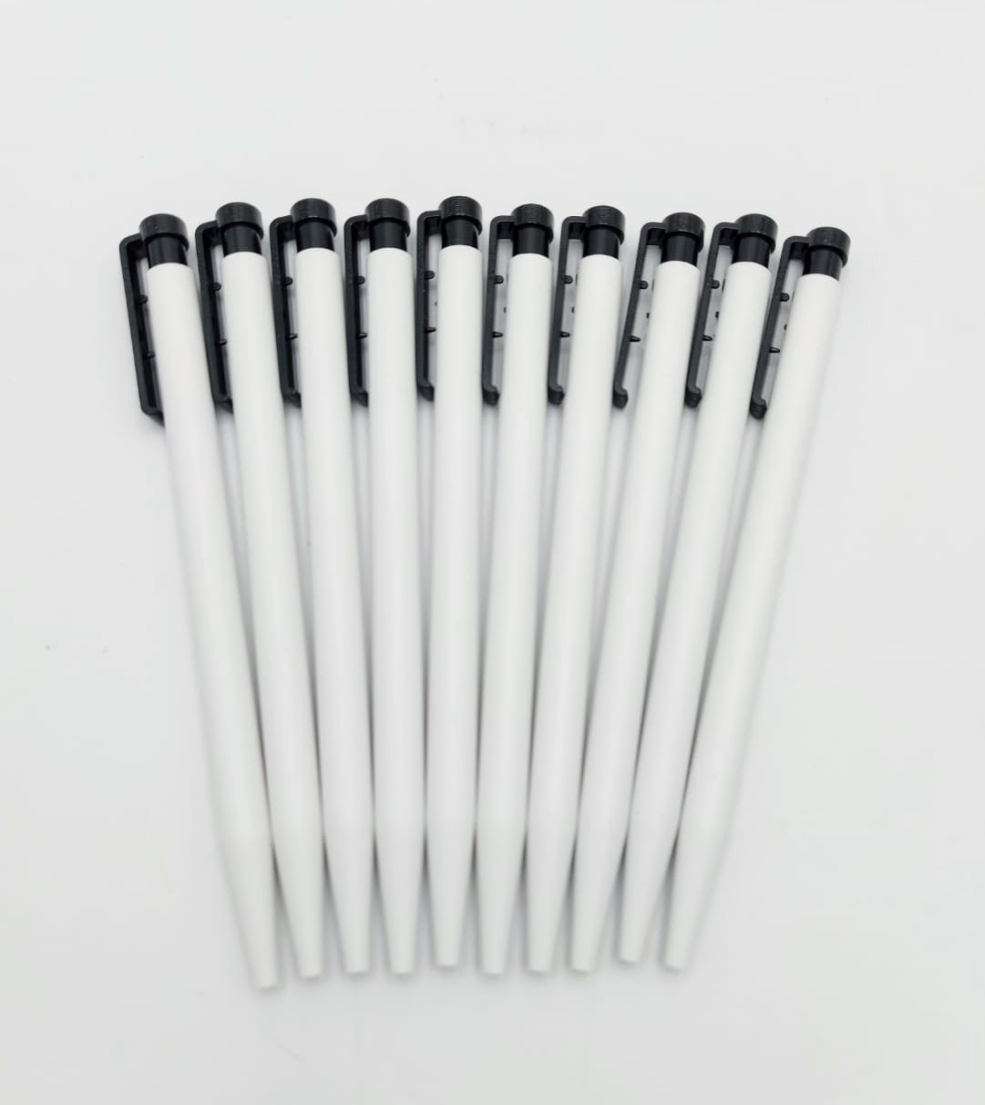 Sada kuličkových per 10 ks, bílo-černá