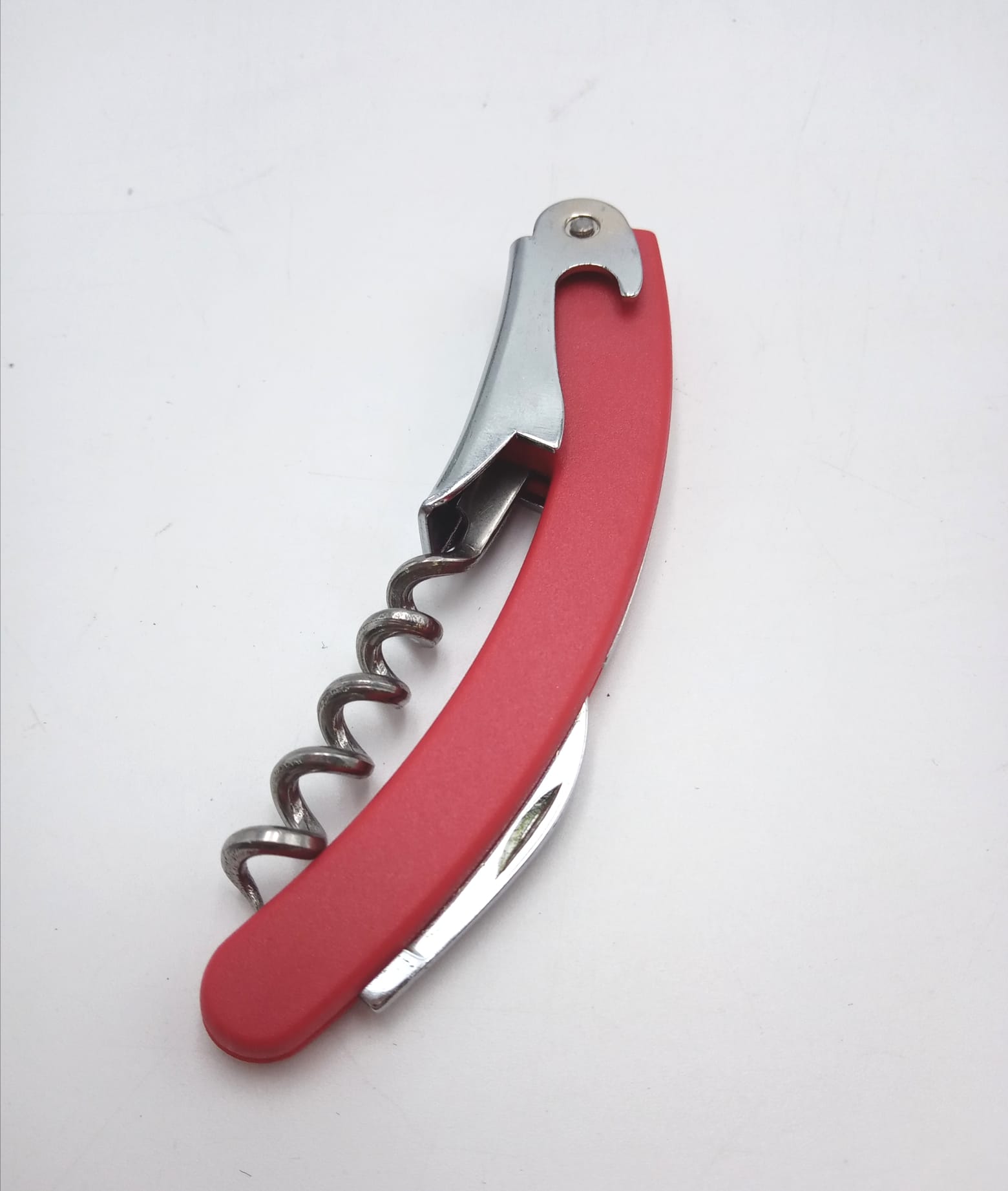 Otvírák na láhve s vývrtkou a nožem