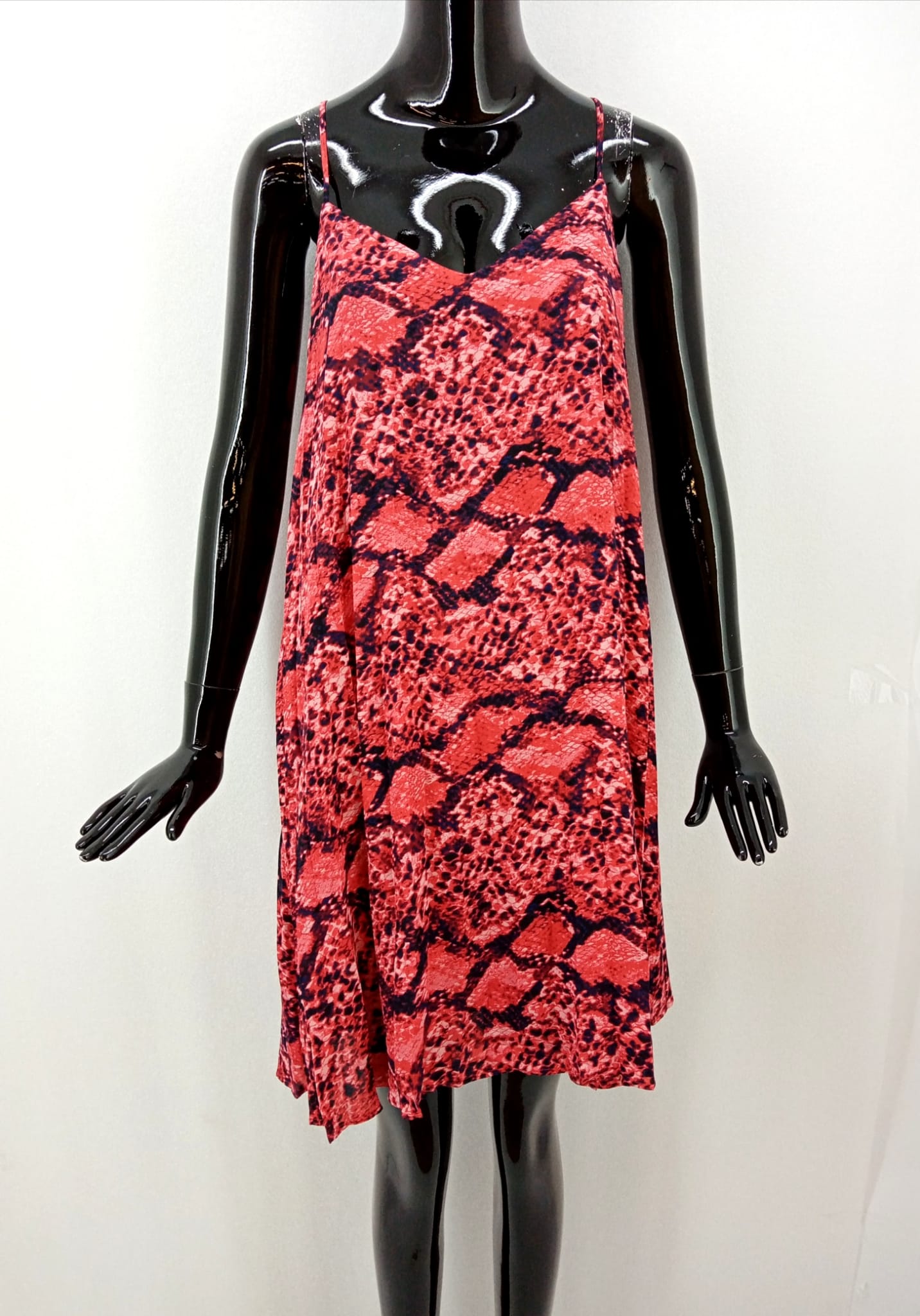 Dámské šaty s hadím vzorem v červené barvě Gibson Velikosti XS-XXL: 2XS