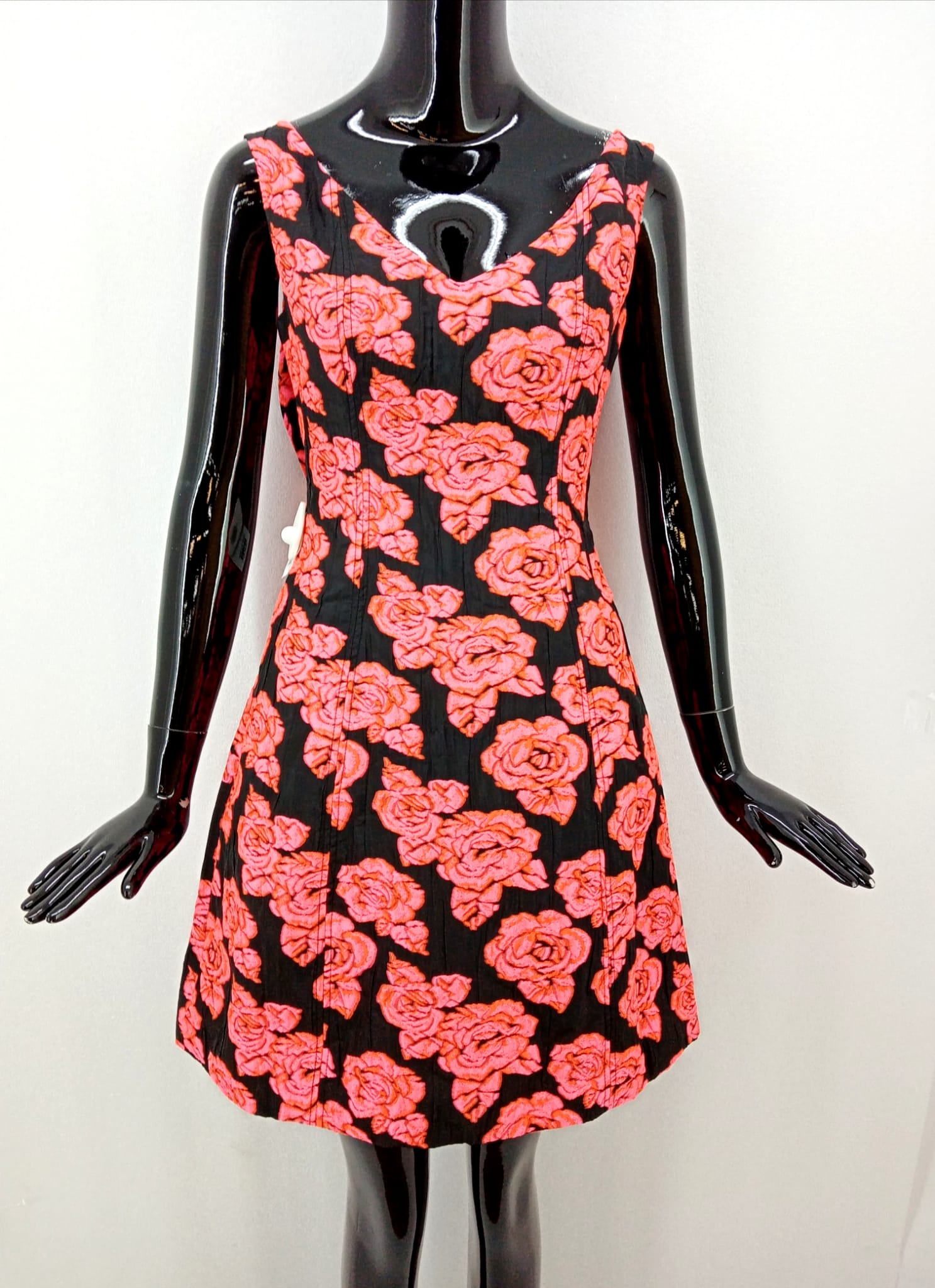 Dámské trendy šaty Teria Yabar, růže Velikosti XS-XXL: S