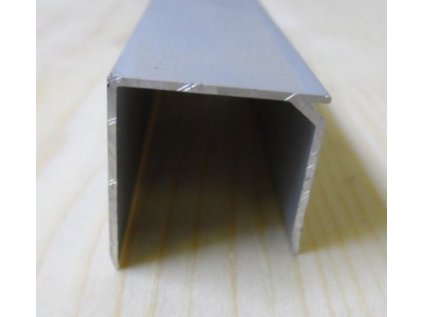 Al "U" profil se zobáčkem,tloušťka 20mm,stříbrný elox s krycí folií,6,3 m